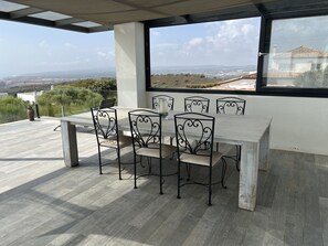 Dining - Elegant Villa W/ Views Of The Mediterranean, Gibraltar, Beach & Sotogrande Port (Torreguadiaro)