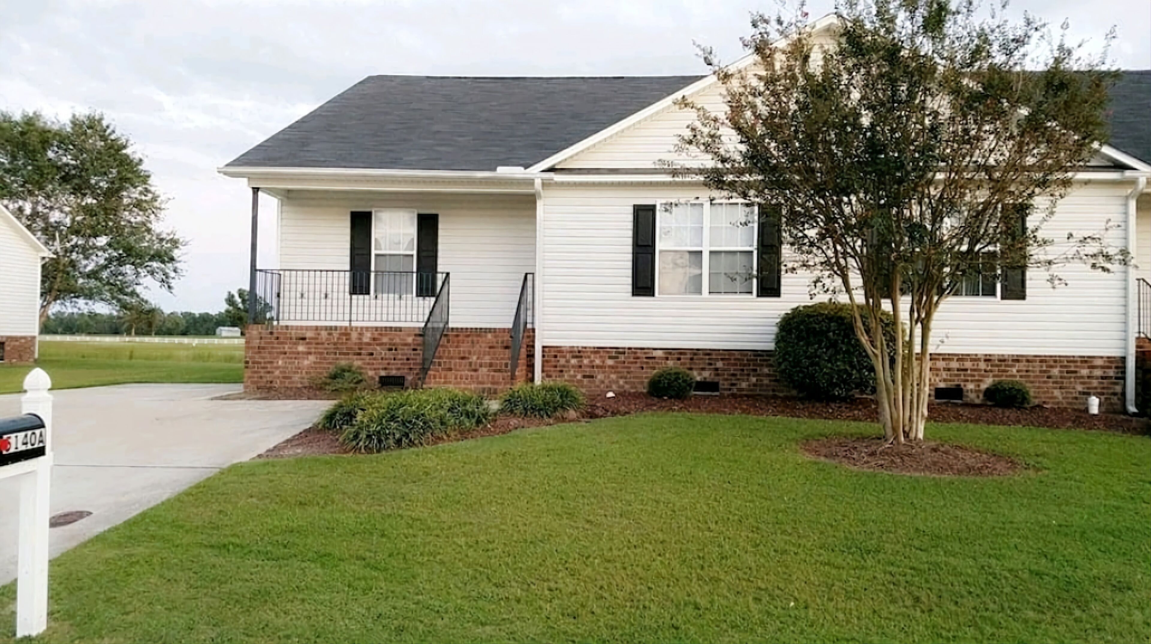 Beautiful Home located on the Golf Course  (Greenville)