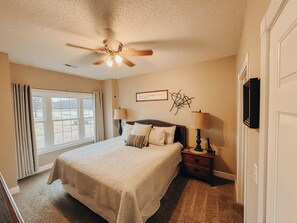 2 bedrooms, iron/ironing board, free WiFi, bed sheets