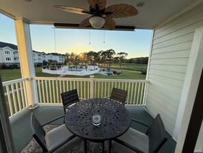 Outdoor dining - 5 minutes to the beach! Cozy 2 King BR 2BA Condo at Myrtlewood Golf Club (Myrtle Beach)