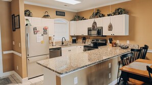 Unclassified image, 4 of 32, button - 5 minutes to the beach! Cozy 2 King BR 2BA Condo at Myrtlewood Golf Club (Myrtle Beach)