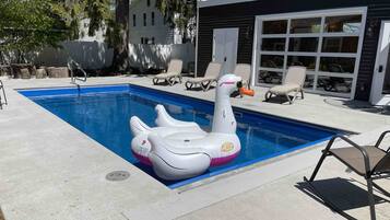 Outdoor pool, a heated pool