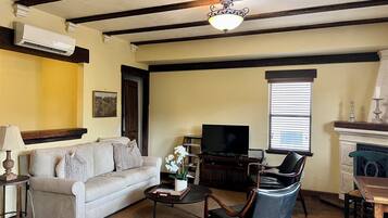 Smart TV, fireplace, DVD player