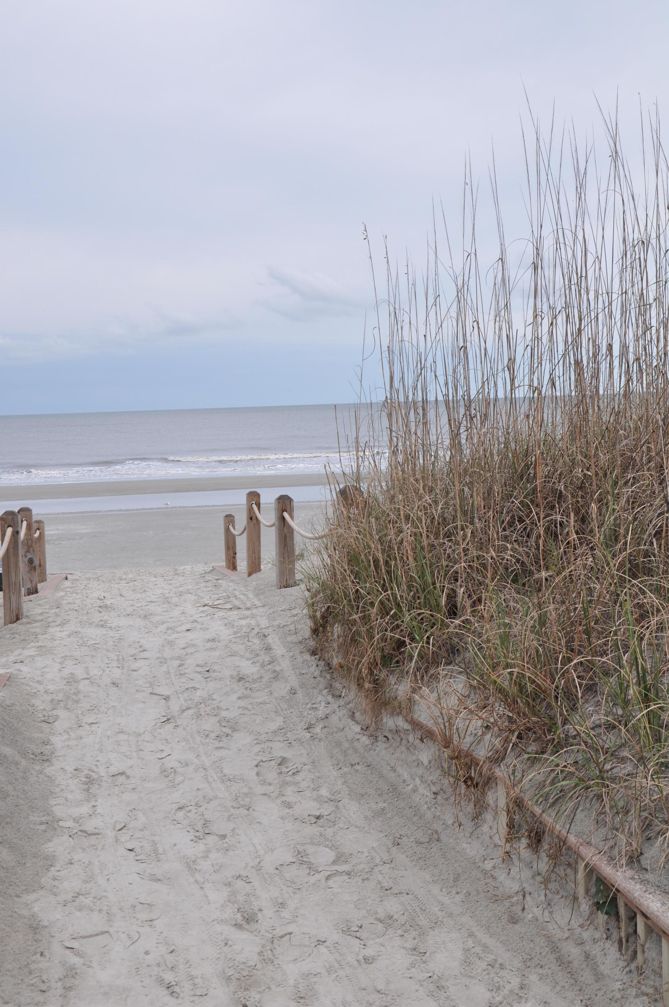 120 THE GREENS - 7 minute walk from beach