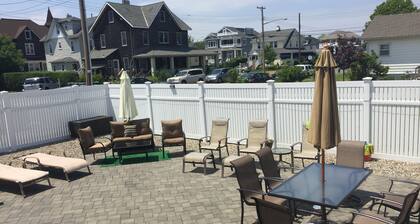 Loistava sijainti ja lähellä rantaa! Moderni, tilava 5 bdrm / 3 bth suurille perheille