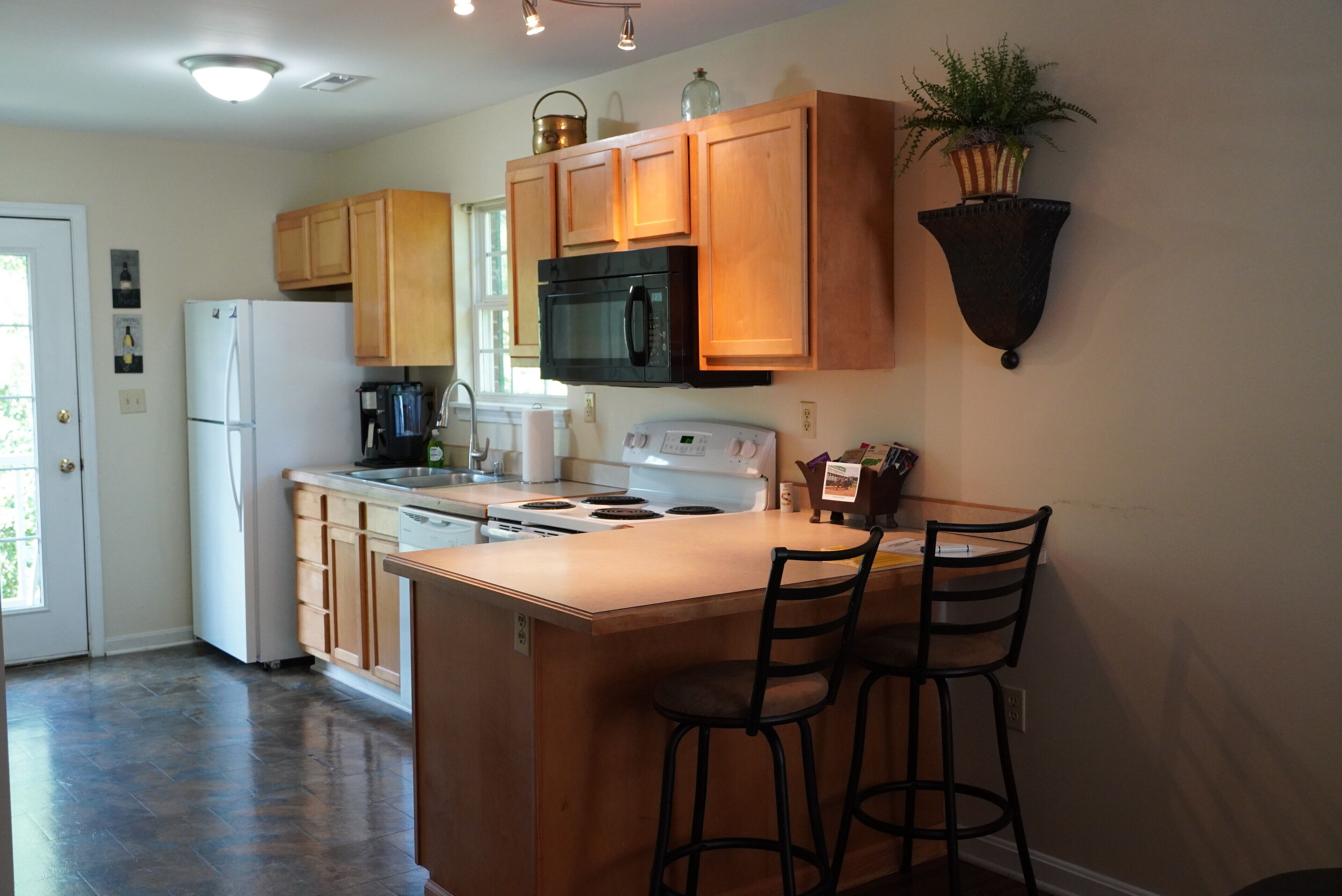 Horses, Bourbon and More .... Shelbyville Condo