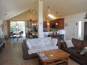 TV, peis og DVD-spiller