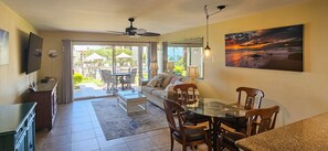 Smart TV, DVD player, books, stereo - Incredible Ocean View,  Most Desirable Unit in the Complex (Kihei)