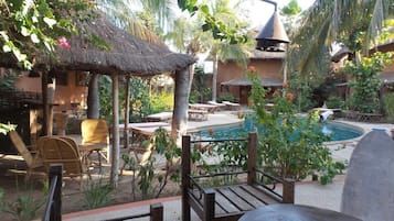 Daily continental breakfast (XOF 350 per person)