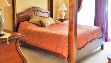 5 bedrooms, iron/ironing board, WiFi, bed sheets