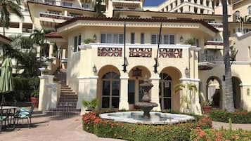 Villa, 1 King Bed, Non Smoking, Lagoon View | In-room safe, blackout drapes, iron/ironing board
