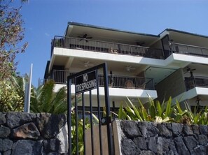 Exterior - Breathtaking View on Beautiful Sandy Beach Oceanfront  (Kailua-Kona)