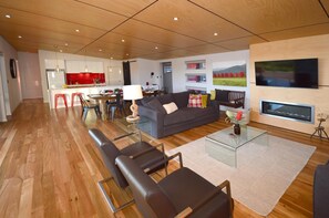 Smart TV, chimenea