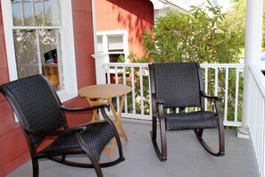 Property grounds - A Regal House Located in Downtown Boothbay Harbor (Boothbay Harbor)