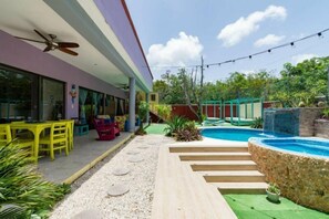 ห้องสแตนดาร์ด, เตียงใหญ่ 1 เตียง และโซฟาเบด, ปลอดบุหรี่ | ลานระเบียง/นอกชาน