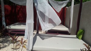 Standard Double Room, 1 Double Bed, Non Smoking | Down comforters, iron/ironing board (on request) - Guesthouse Pet Friendly (Cancun)