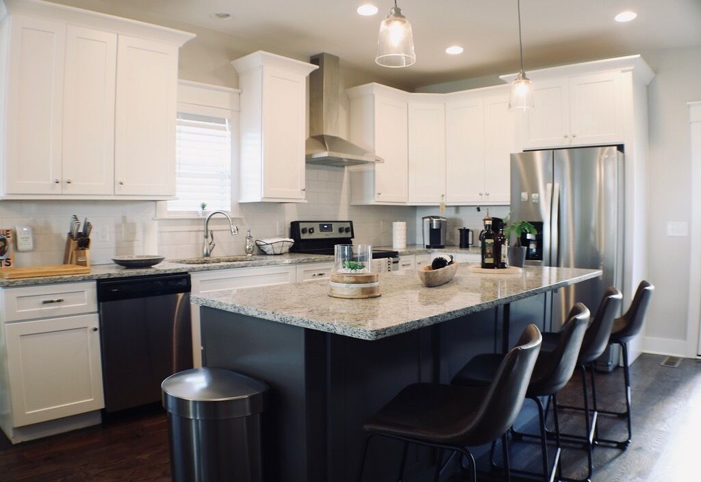 New ♫ Music City ♫ Nashville ♫ Walk to Coffee or Food ♫ 3 Miles to Downtown