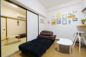 Living area - 73BNB Hotel Apartment Ebisucho (Osaka)