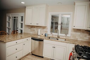 Fridge, microwave, oven, stovetop - Golf Course Views! Ranch! Fire Pit ! Bring Pets! (West Lafayette)