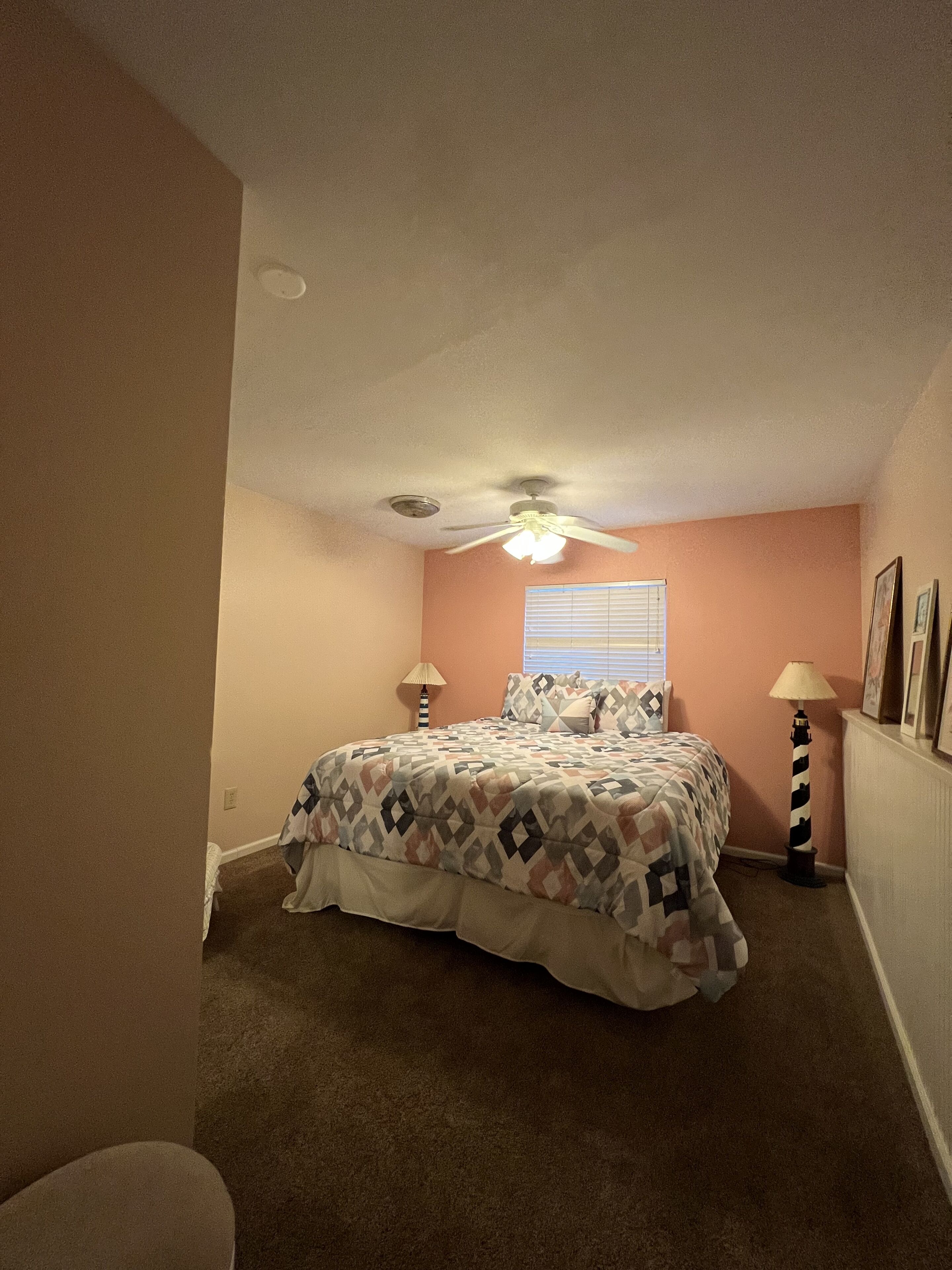 Steps to the Marina and community pool, Wifi, and Private Slip!