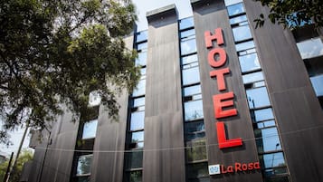 Mặt tiền nơi lưu trú