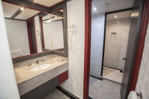 Deluxe Room, 1 King Bed, Non Smoking | Bathroom | Shower, rainfall showerhead, free toiletries, hair dryer - Hotel La Rosa - Adults Only (Mexico City)