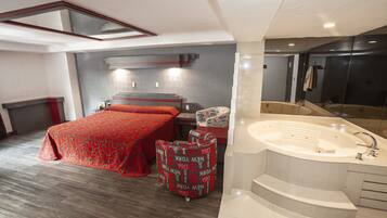 Deluxe Room, 1 King Bed, Non Smoking | Blackout drapes, iron/ironing board, free WiFi, bed sheets