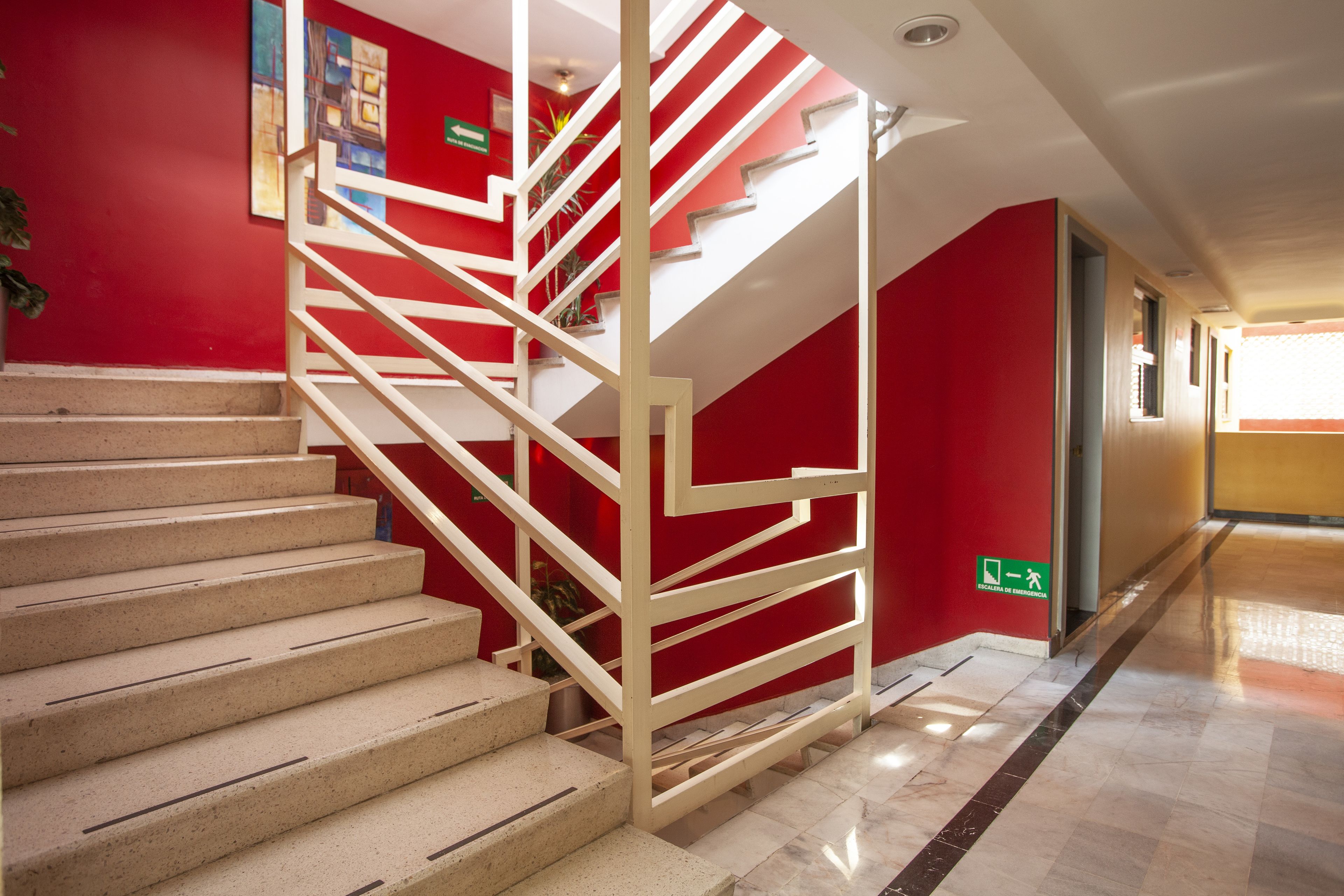 Smart TV de 43 pulgadas con canales por cable y televisión 