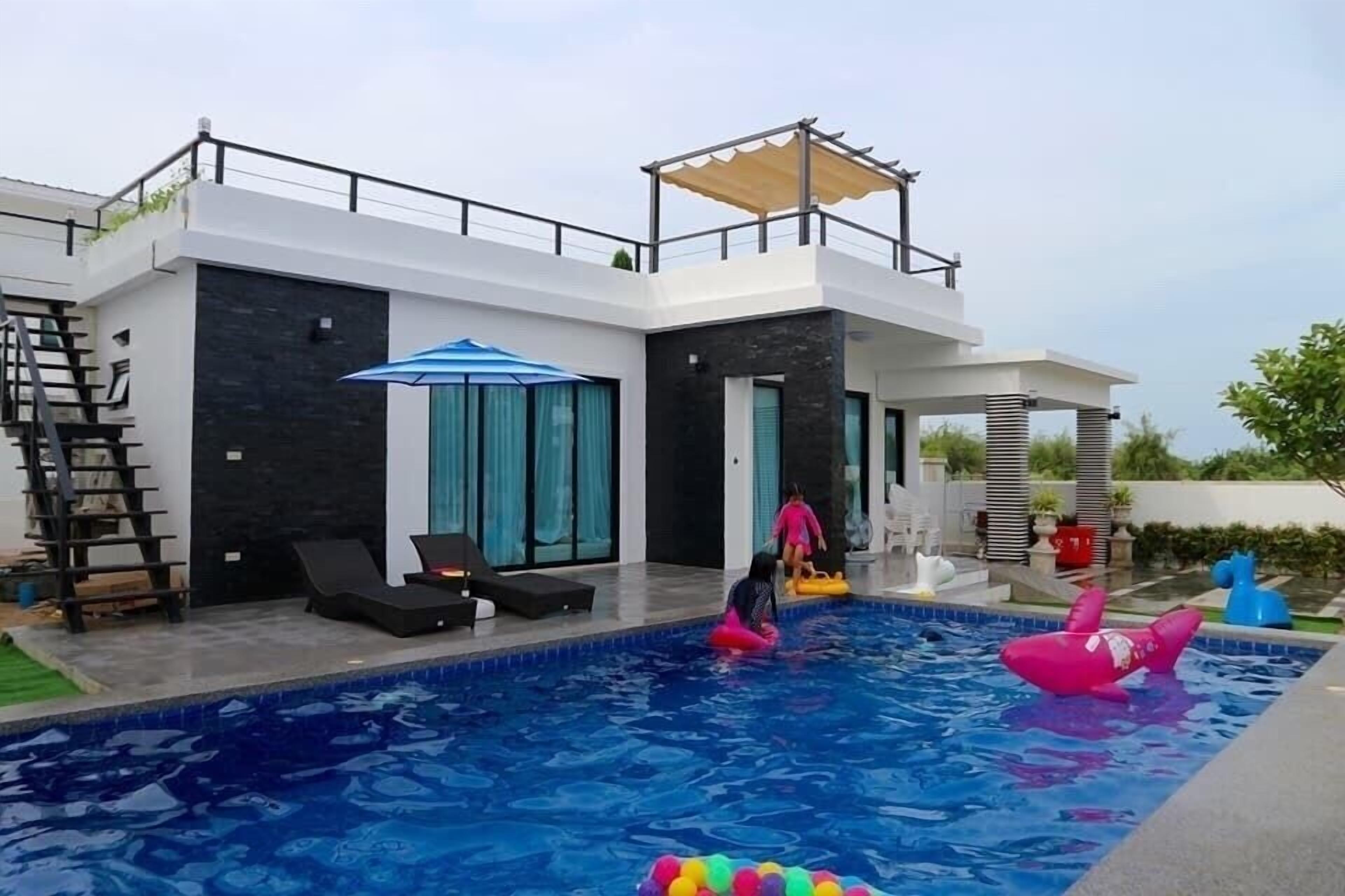 حمّام سباحة خارجي