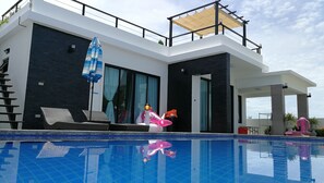 Piscine extérieure
