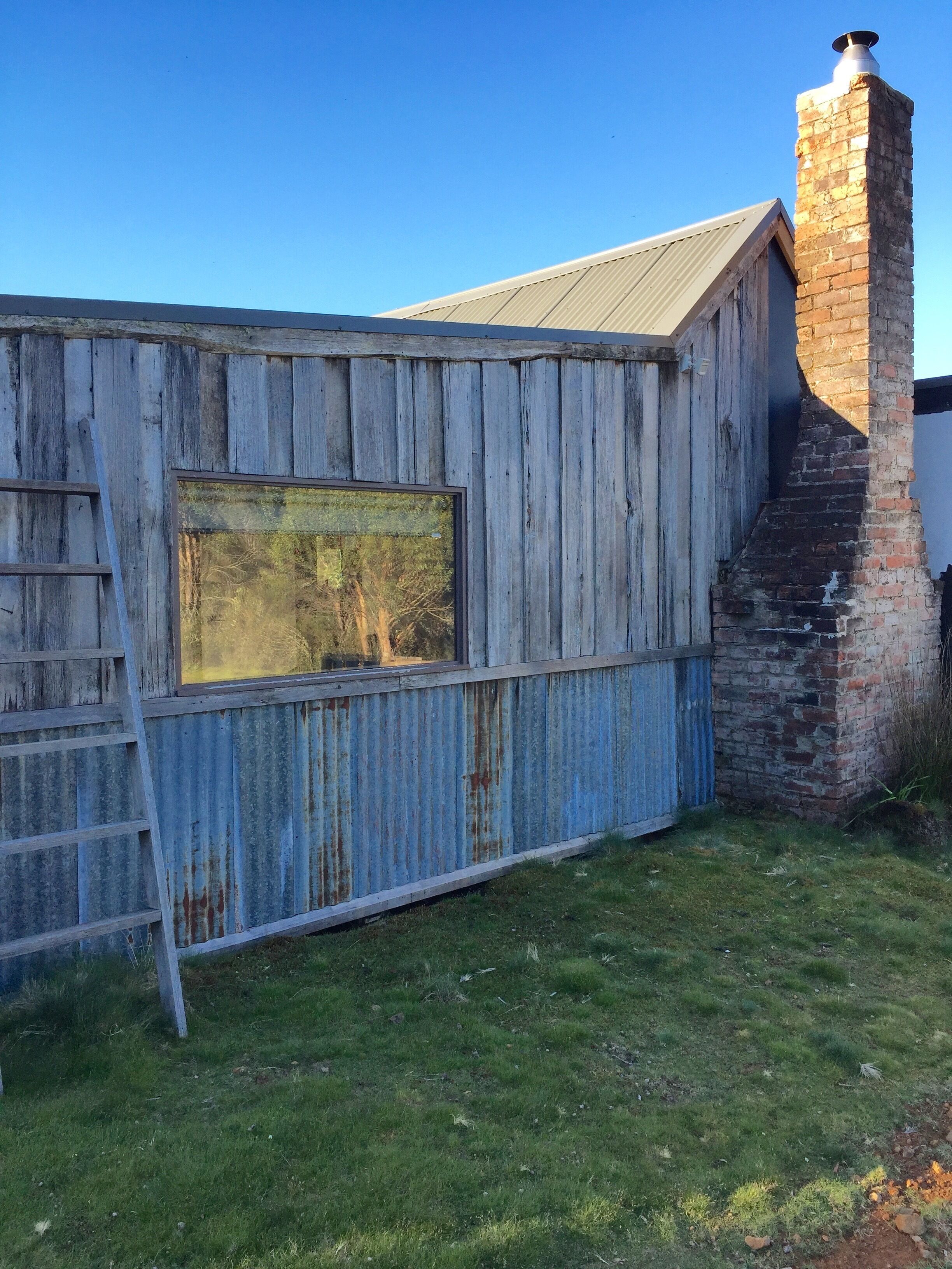 Newly-restored Cradle Mt house 12min to Nat Park — image 3