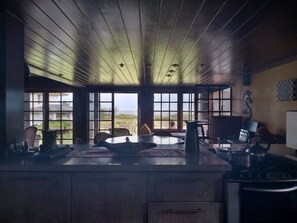 Fridge, microwave, oven, stovetop - SOUTH FRONT OF SILVEIRA BEACH IN GAROPABA (Garopaba)