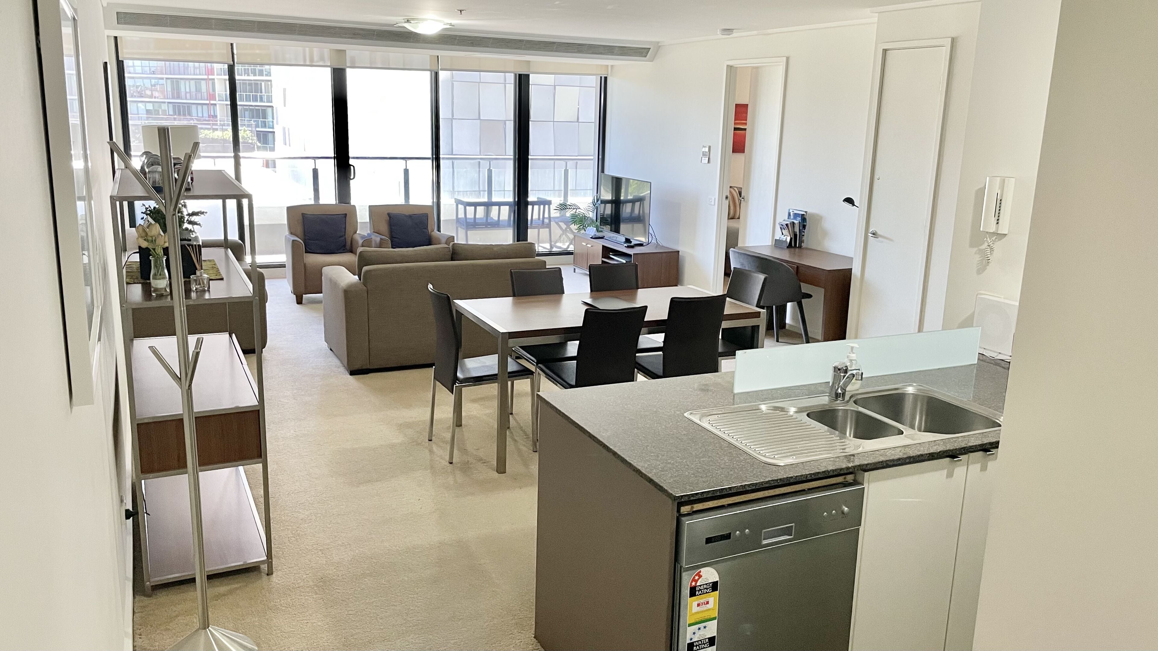 City Stay at Melbourne Tower - Southbank **3BR+High Speed WiFi+Netflix+Parking** — image 6