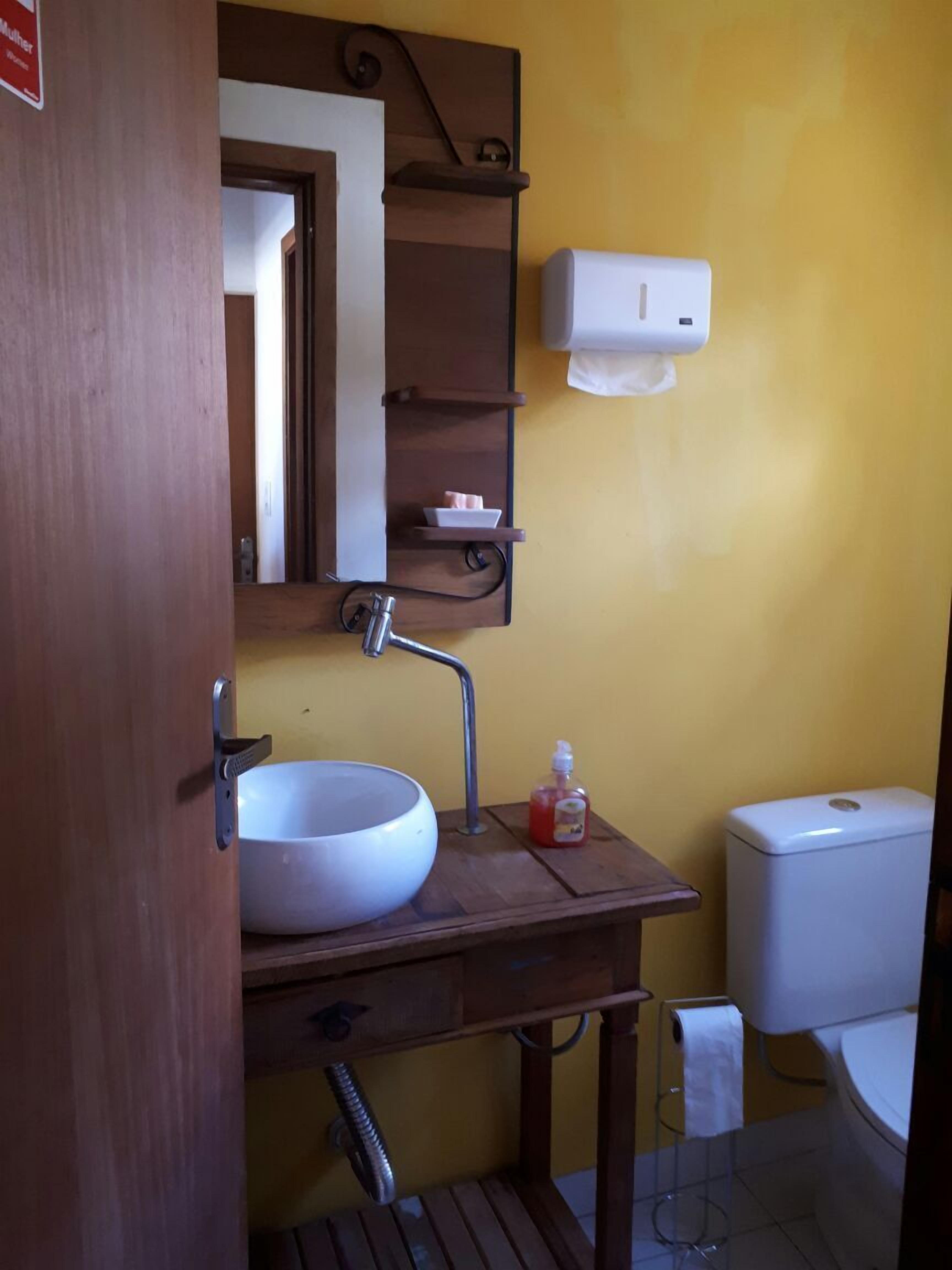  Spectacular Lodge / Hill Top / Club Structure- great cleaning / maintenance