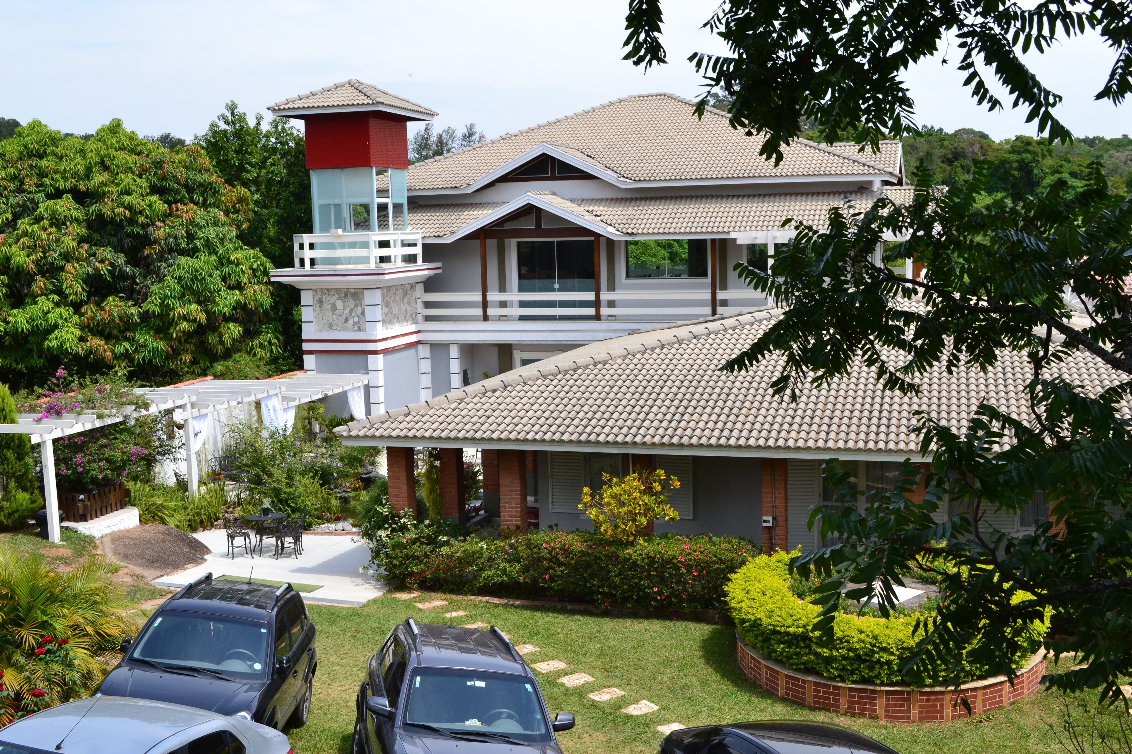  Spectacular Lodge / Hill Top / Club Structure- great cleaning / maintenance
