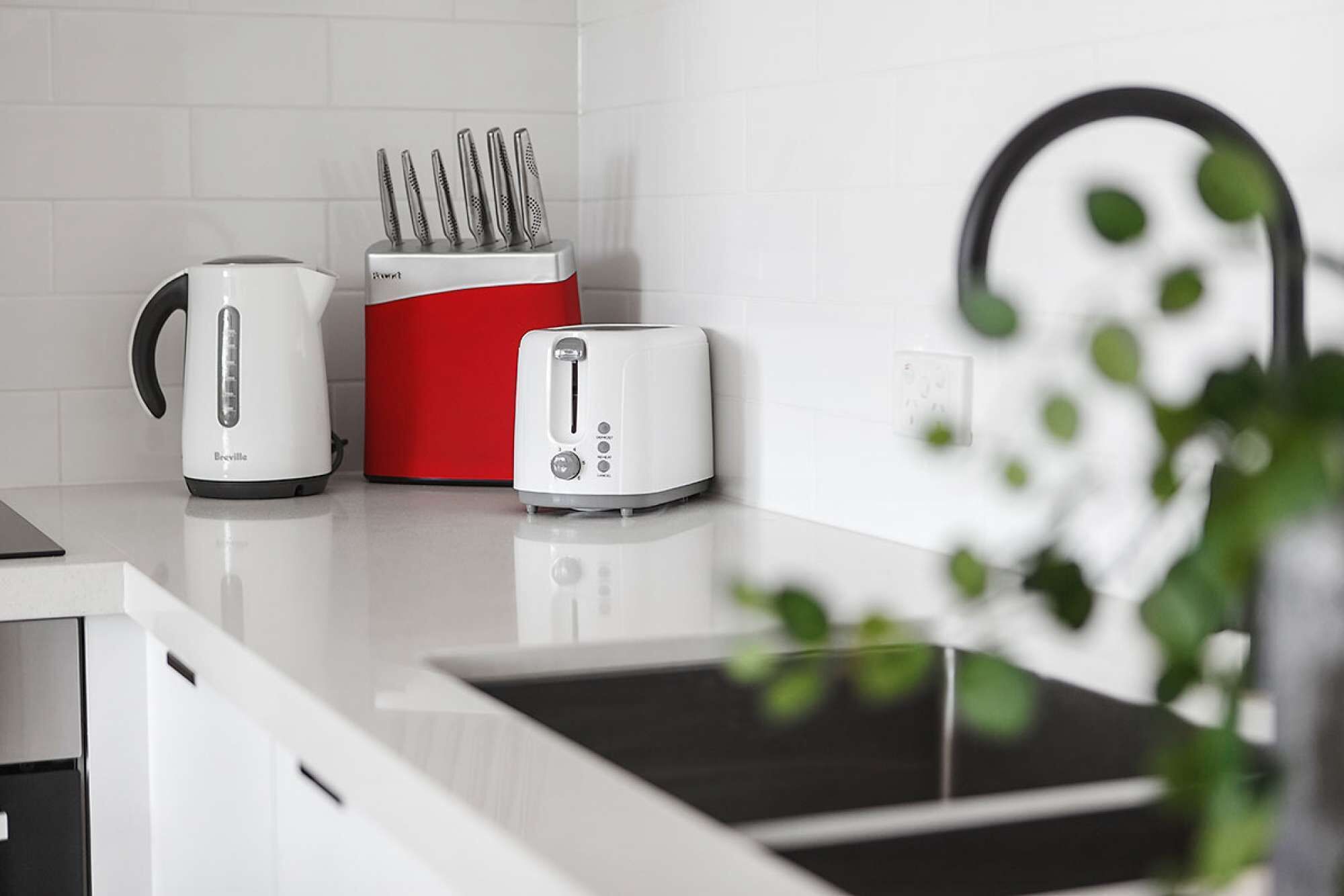 Ilixir Apartments by Ready Set Host — image 11