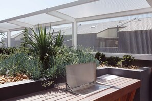 Property grounds - Ilixir Apartments by Ready Set Host (Cheltenham)