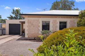 Exterior - Cute and Cosy - Events, Workers and Getaways (Murray Bridge)