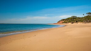 Beach nearby - Island Sands - sleeps 8 (Cowes)