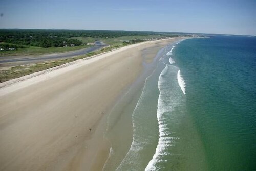 Located Steps From Perkins Cove, Enjoy Shopping, Dining, & Beach--Full A/C!