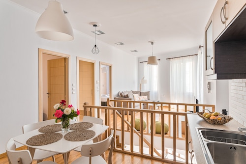 Villa Porto - Naftilos Residents