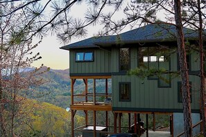 Exterior - Stunning Views/Hot Tub/FP/Hiking/Lake Access/WI-FI (Bryson City)