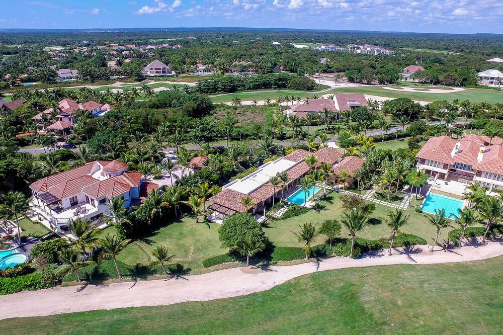 Arrecife Luxury Estate in Puntacana Resort & Club