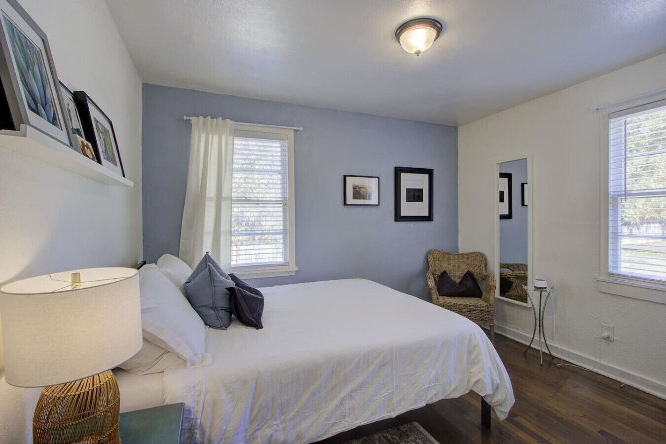 1 chambre, bureau, fer et planche à repasser, Wi-Fi