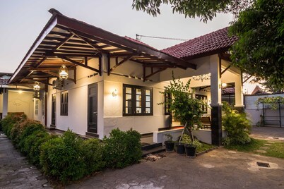 6 Bedroom House in Heritage Sultan Area