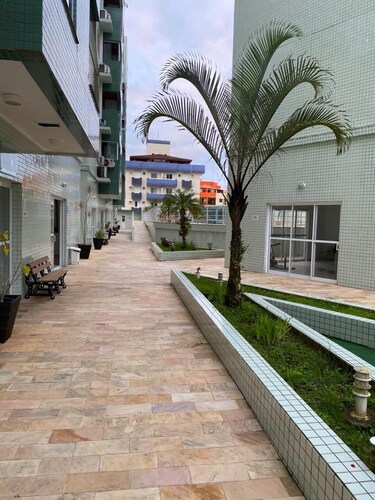 APTO BIG BEACH MIT C / SUITE, SWIMMING POOL, GRILL UND GARAGE   