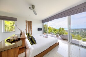 5 bedrooms, in-room safe, desk, iron/ironing board