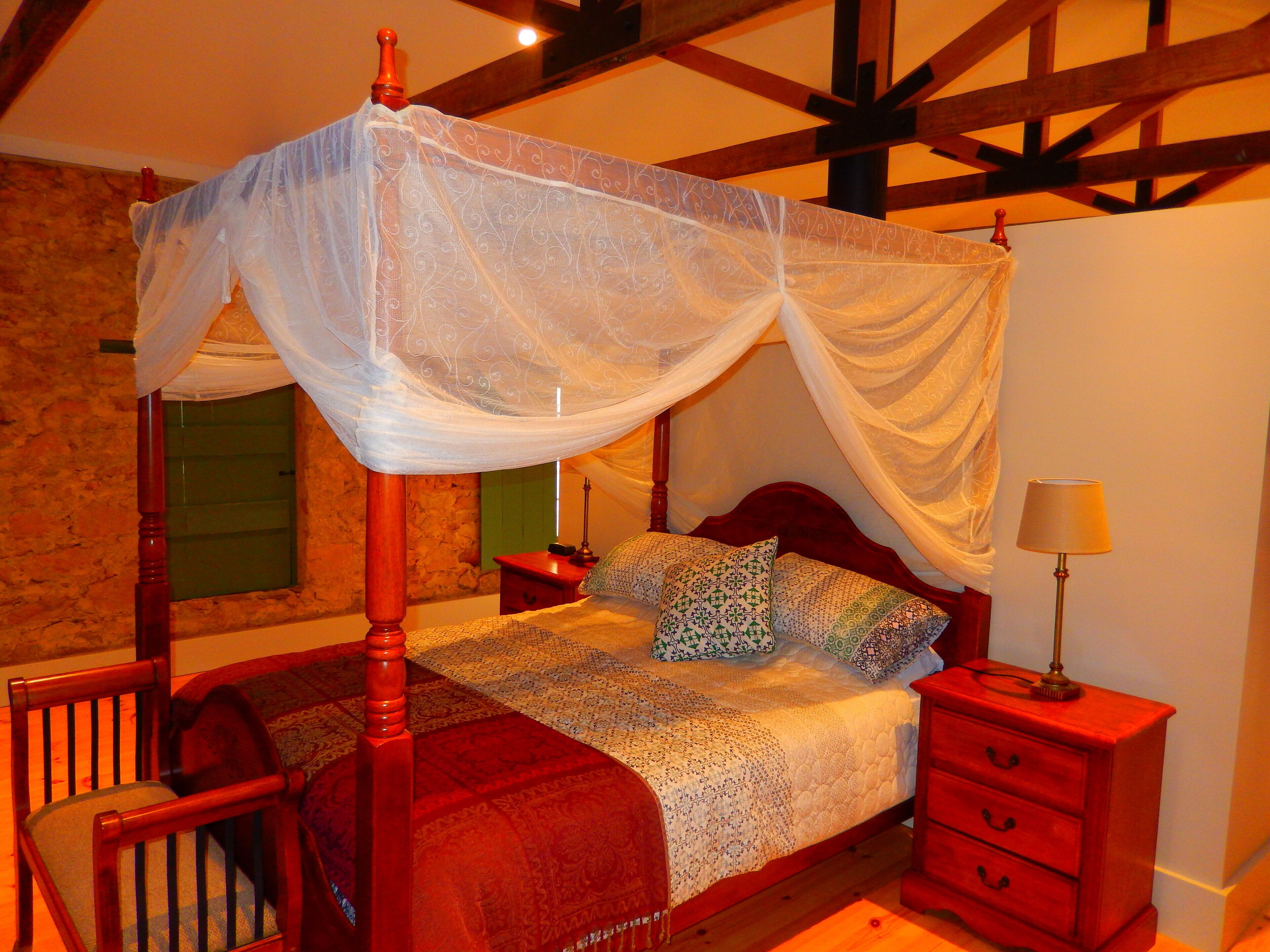 Morialta Barns - The Loft - Unique Heritage Accommodation