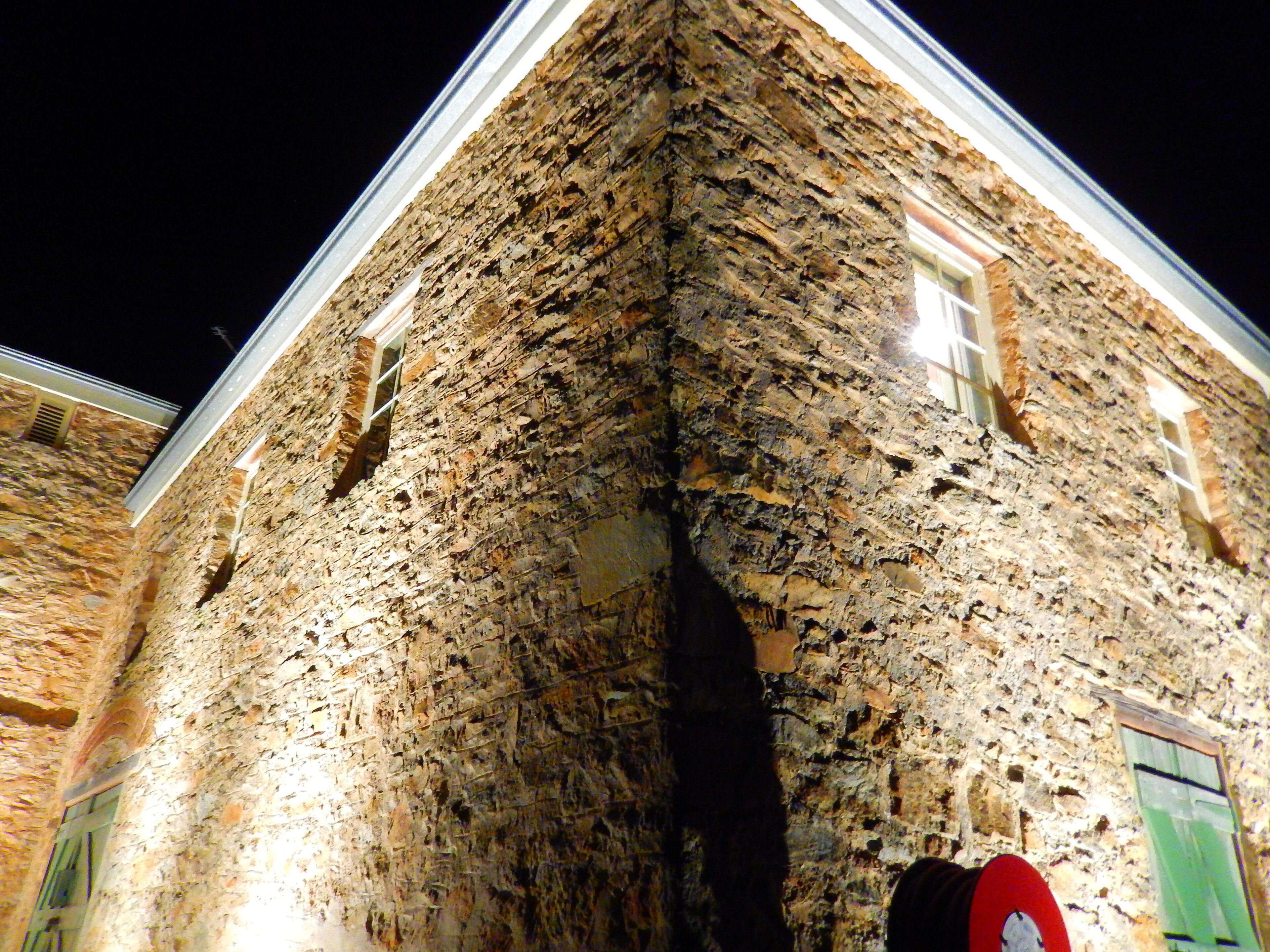 Morialta Barns - The Loft - Unique Heritage Accommodation — image 14