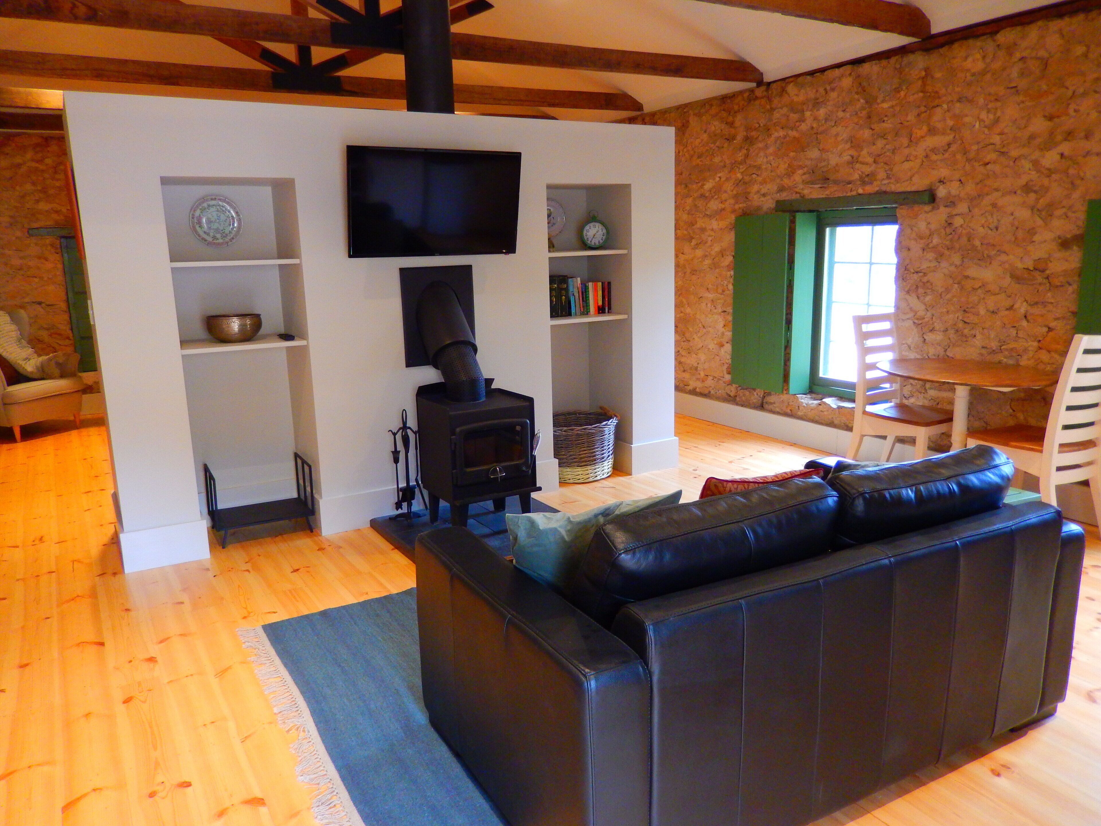 Morialta Barns - The Loft - Unique Heritage Accommodation